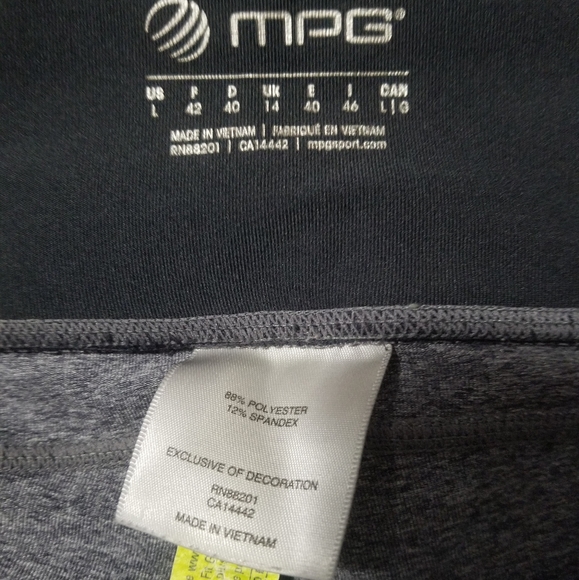 MPG | Workout Crops - Picture 5 of 6